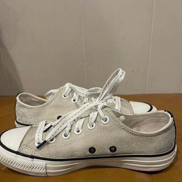 Converse Women’s Chuck Taylor Low Tops Silver Shimmer Sparkle Lace Up Size 7 - Picture 4 of 6